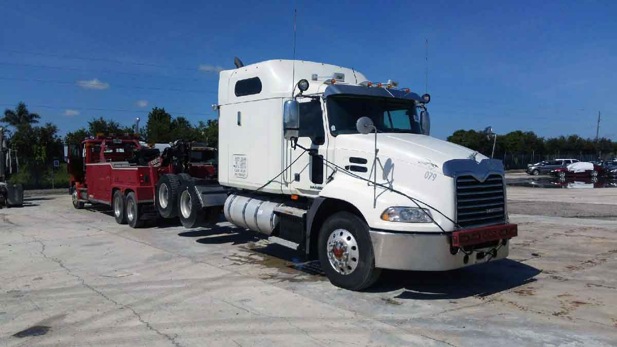 Heavy Towing Clearwater, Largo, Pinellas Park & St. Petersburg, IL